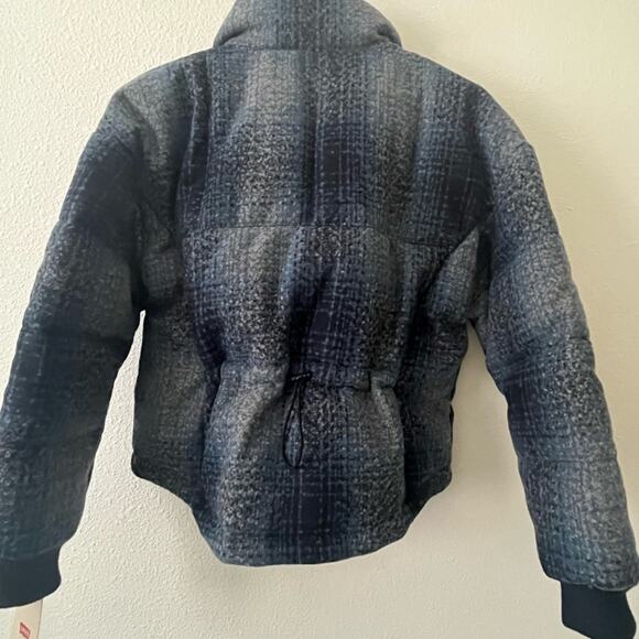 Levi's Women's Blue Plaid Cinch Waist Puffer Jacket - Picture 15 of 15